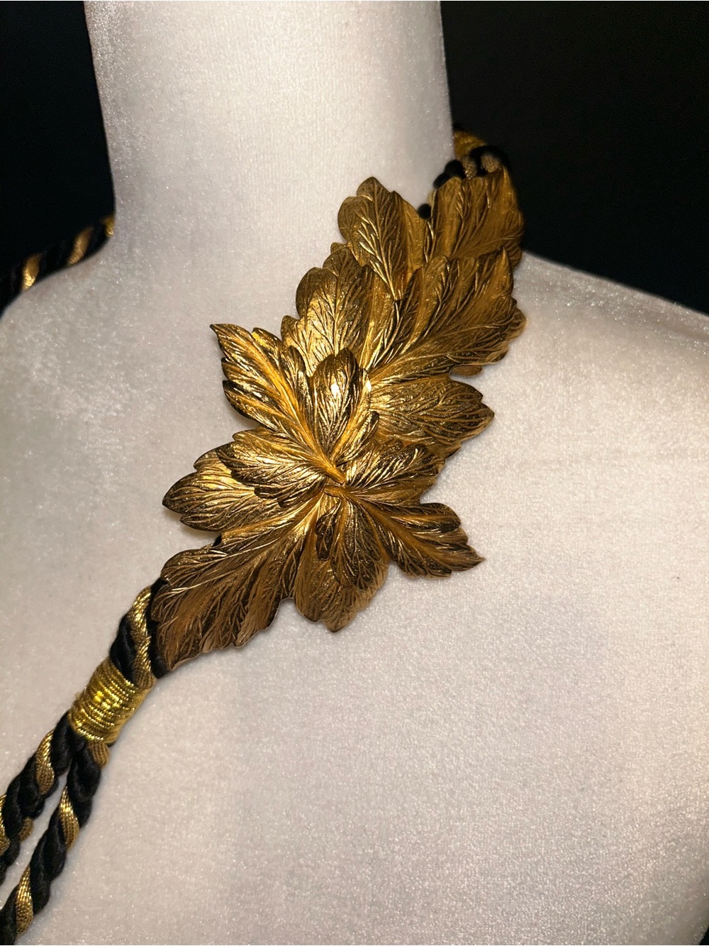 Gold Leaf Rope Hair Accessory – Black & Gold - Picture 2 of 4